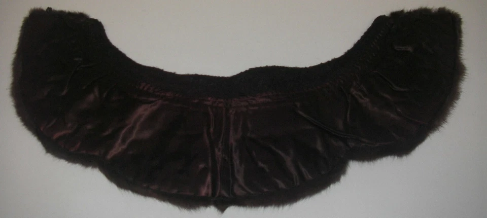 Antique Vintage Fur Collar/Wrap with satin lining Brown with hook - Image 2 of 4