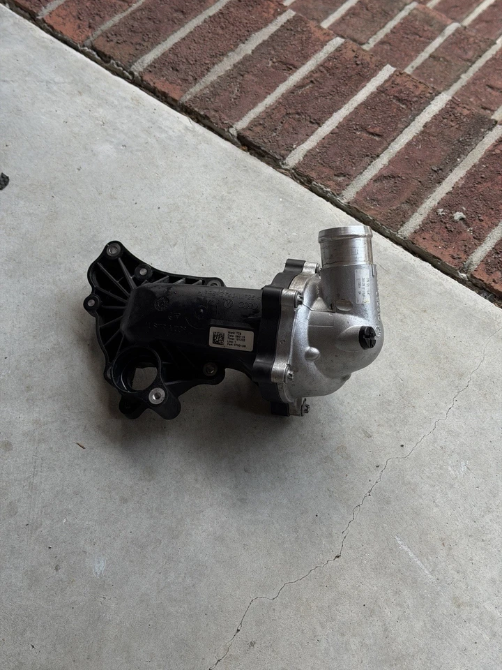 CARCASA TERMOSTATO AUDI R8 USADA 079121115AT OEM Foto 4 de 4