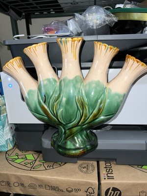 Rare Mintons Majolica Tulipiere Vase c 1875 round pedestal base 7 1/2'' (unmarked