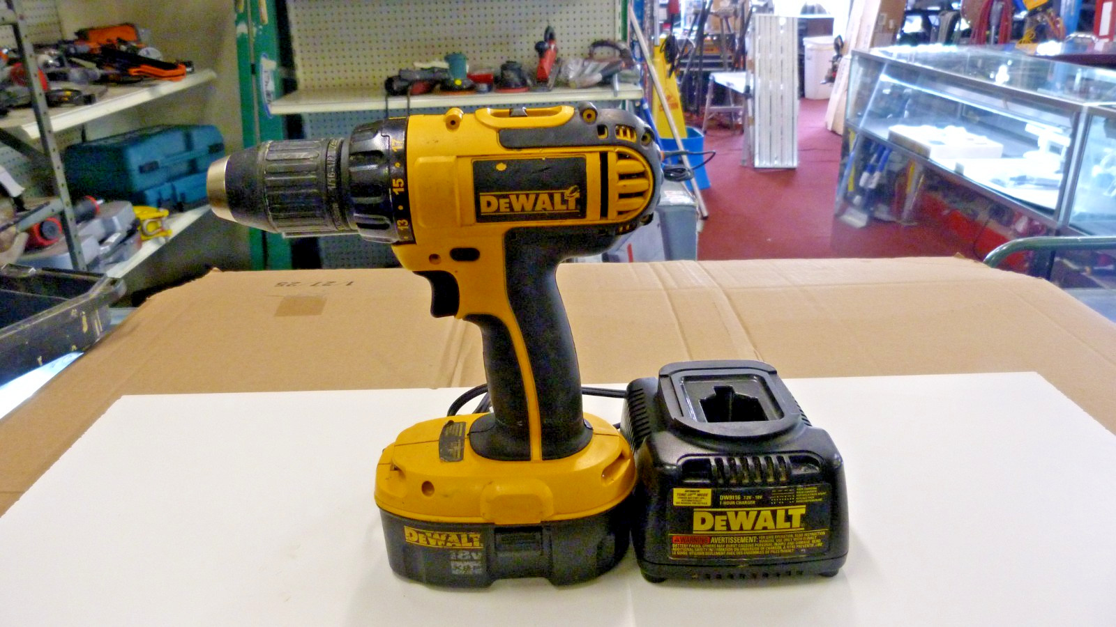 Dewalt 1/2&rdquo; Cordless Drill DRIVER DC720 18V W/ battery and