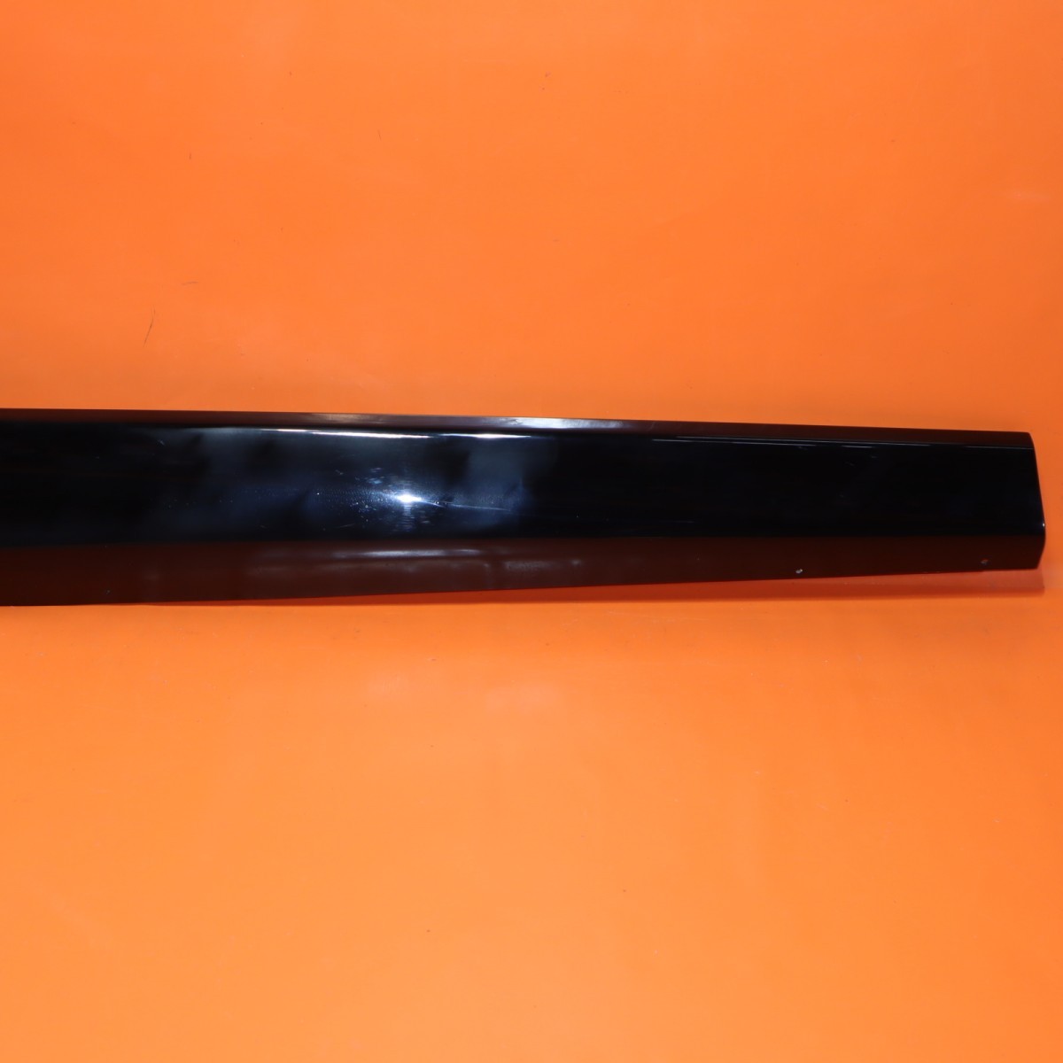 ASTON MARTIN DB9 ROCKER MOLDING RIGHT 2005 2006 2007 2008 2009 2010 2011 2012