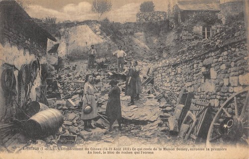 CPA 37 CHINON / EFFONDREMENT DU COTEAU 1921 / CE QUI RESTE DE LA MAISON ...