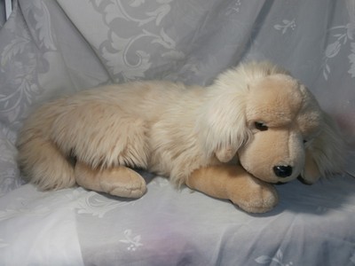 fao schwarz golden retriever