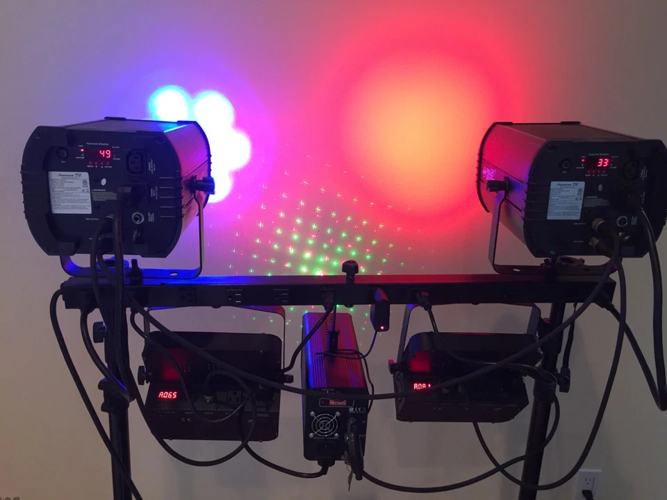 Sistema Light Show: accesorios, PC, controlador DMX, software - impecable Foto 3 de 4