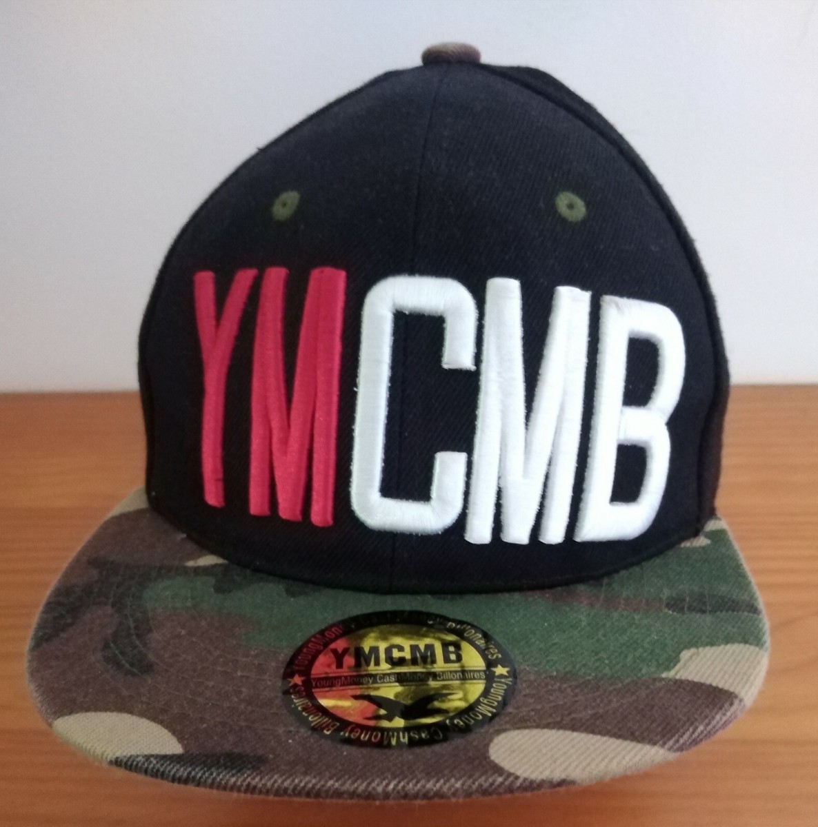 Casquette YMCMB Réglable, Style Baseball - Noir Avec Drapeau Américain, Occasion Très Bon état