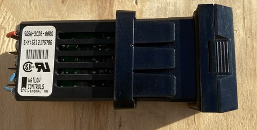 Watlow 965A-3CD0-00RG- Temperature Controller Series - Picture 2 of 5