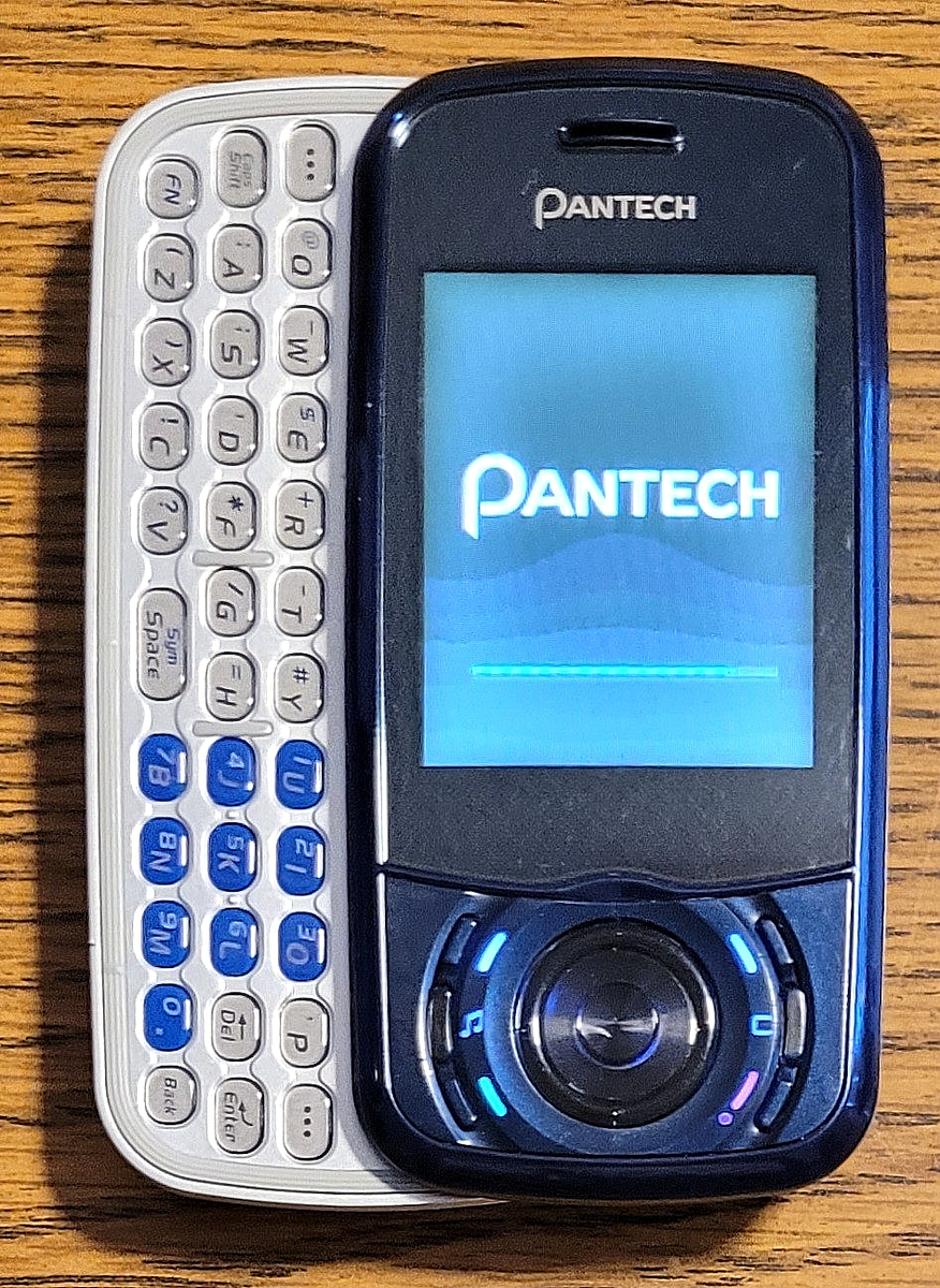 Pantech Matrix C740 - Blue ( Unlocked ) Very Rare Dual Keyboard