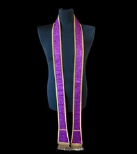 Embroidered liturgical stole with gold threads and fringe