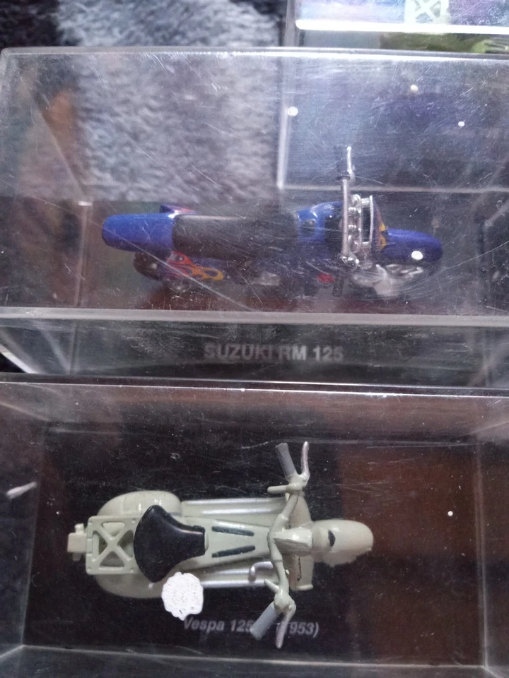 Newray Diecast 5 Bike Lot - Vespa 125 (53/48/60) Suzuki Rm 125  - Image 4 of 4