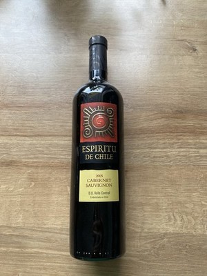 Biete eine Flasche 2005 Cabirtet Sauvignon Chilenischer Wein, D. O. 13.5%, 750ml