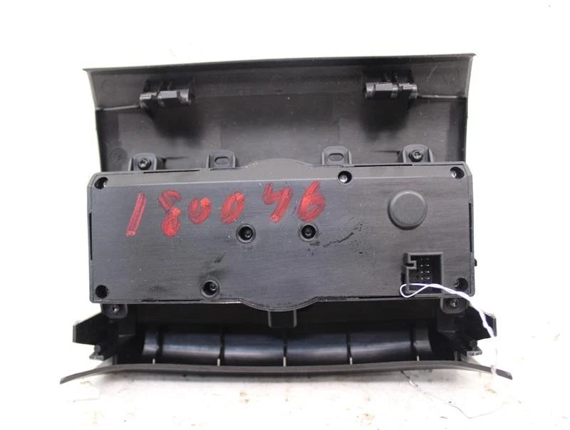 INTERRUPTOR CONSOLA TABLERO MERCEDES-BENZ R320 R350 2007 07 1648209589 907392 Foto 2 de 4