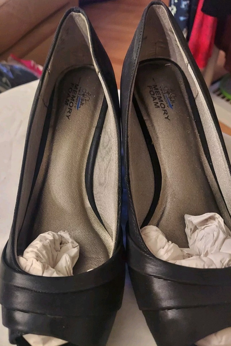 Life Stride Velocity Flex Black Wedge Pumps Size 10M