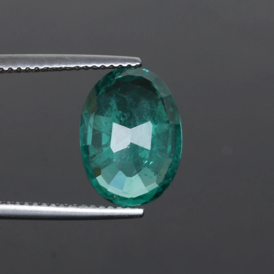 Zambian Certified Lab-grown Green Emerald 5.345 Ct. Oval Cut Loose Gemstone - Image 2 of 4
