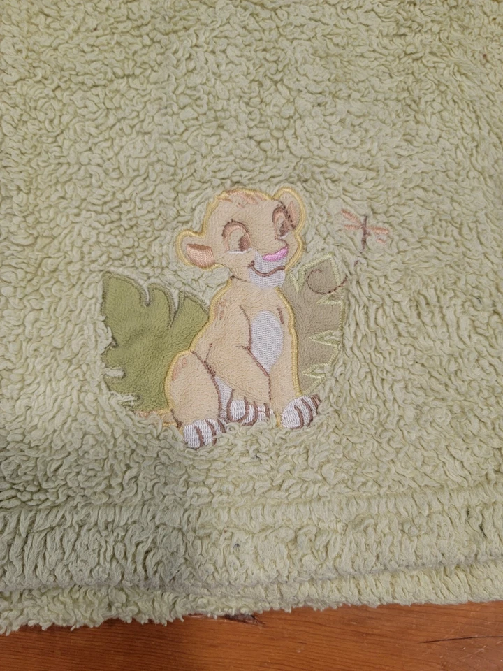Manta Bebé Rey León Con Kion Ty - Verde Simba Bordada Joven León Cachorro Foto 4 de 4