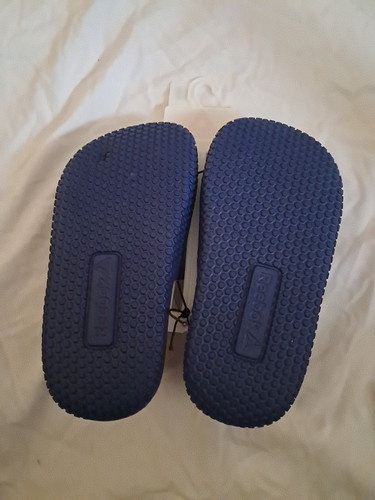 Reebok Classic Slides Unisex Youth Size 13 NEW WITH TAGS - Sandals beach Summer - Picture 3 of 3