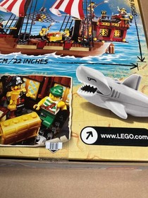 Lego 6243 PIRATES Brickbeard's Bounty  SEALED, NIB) See Photos for box DAMAGE