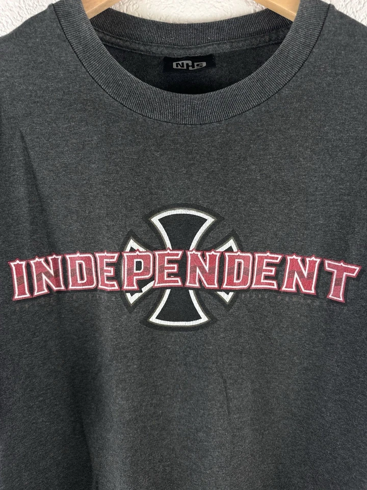 Camiseta de skate Independent Trucks - gris carbón (talla XL) Foto 3 de 4