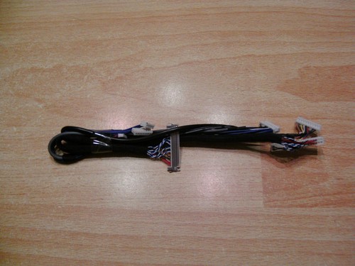 Dyon LED Fernseher 24" Model TAV24 LVDS / T- Con Kabel und andere Kabel