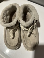 Hey Dude Britt Women's Slip on Boots Faux Fur Lined Mock Toe Cream S 6 Preowned