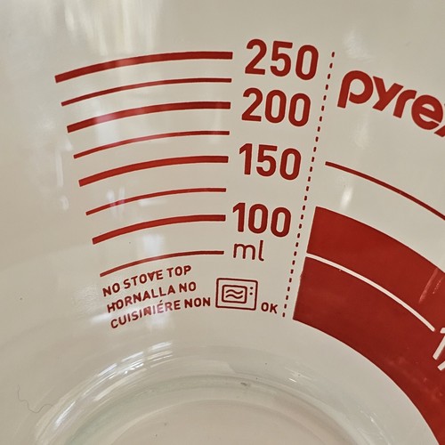 Vintage Pyrex Reverse Read Glass Measuring Jug Cup 16oz 500ml Metric Imperial - Picture 6 of 15
