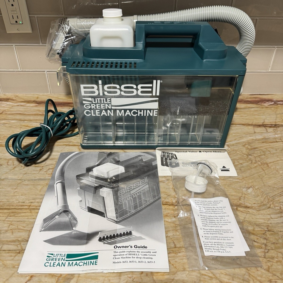 Vtg BISSELL Little Green Clean Machine 1653 Portable Deep Cleaning