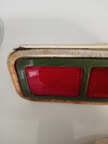 1971 PLYMOUTH ROADRUNNER SATELLITE GTX ORIGINAL SIDE MARKER LIGHT LOT OF 2 - Picture 3 of 8