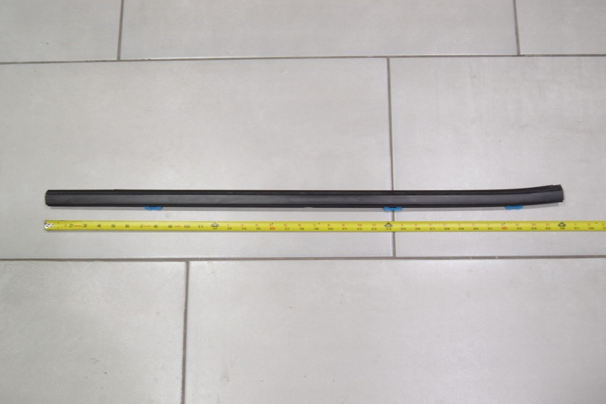 2019-2021 Chevrolet Silverado GM Molding 84842463 Right Front New  