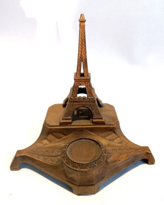 Effel tower inkwell in regular