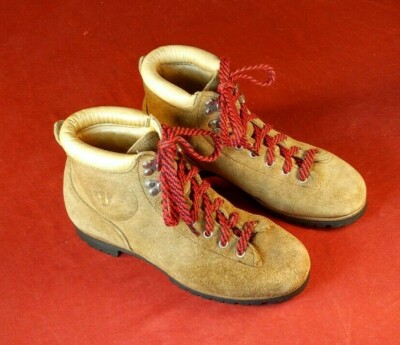 VASQUE 7508 B HIKING BOOT ITALY LEATHER MEN sz 7.5 VIBRAM TRAIL SPORT