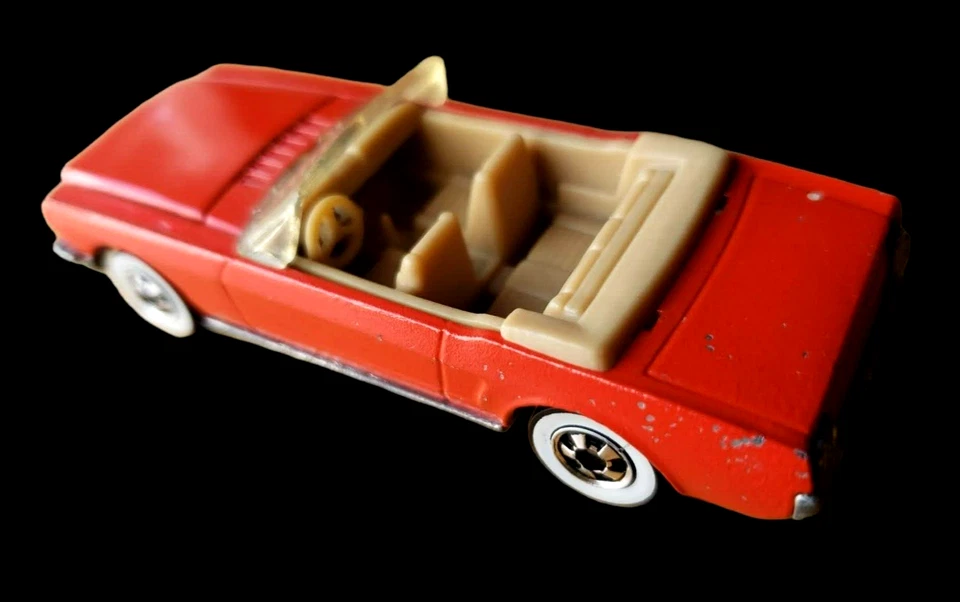 Vintage 1983 Hot Wheels Mattel '65 Mustang Convertible #5908 Made In HONG KONG - Image 4 of 4