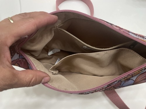 SAKROOTS, Cambria, MULBERRY BUTTERFLY Crossbody, Tasche Neu mit Etikett - Bild 12 von 16