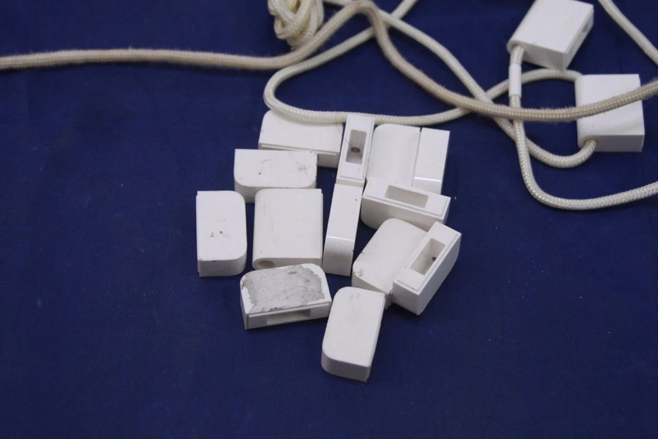 Lot of 19 Genuine Apple Lanyard for iPod Shuffle 1st Generation 512mb/1GB - Image 2 of 3