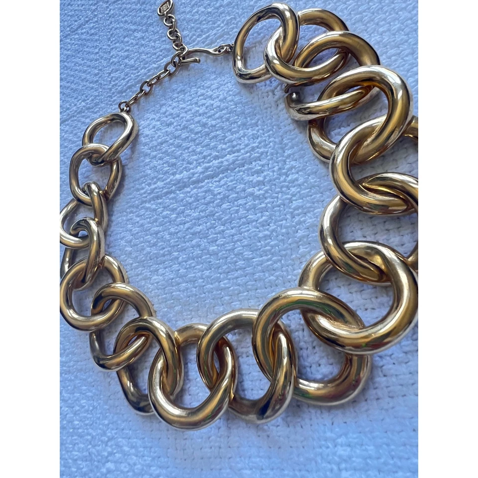 Collar de cadena de gran tamaño grueso tono dorado Givenchy Foto 3 de 4