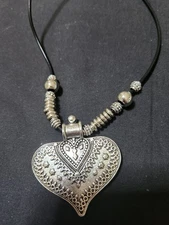 Heart Pendant 16 Inches Necklace Silver Metal Beads
