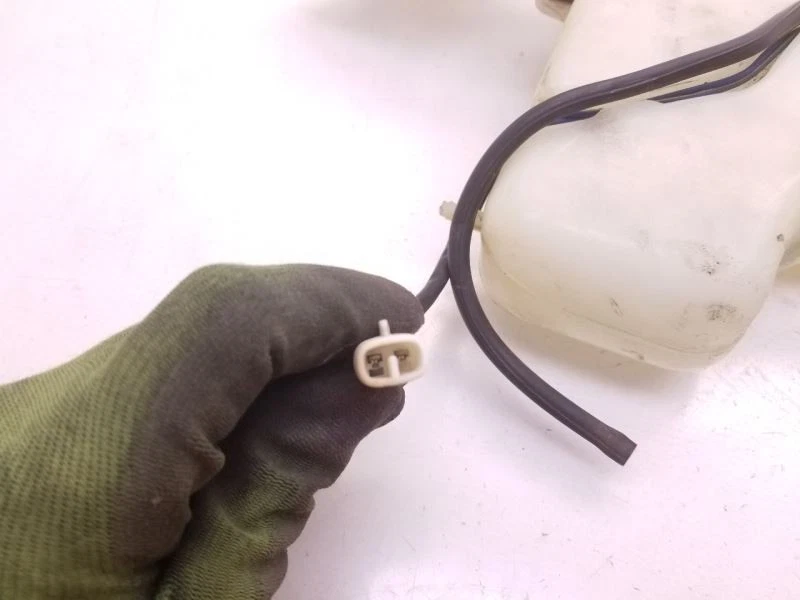 Toyota 4runner SR5 1987 depósito de lavadora de parabrisas  Foto 4 de 4