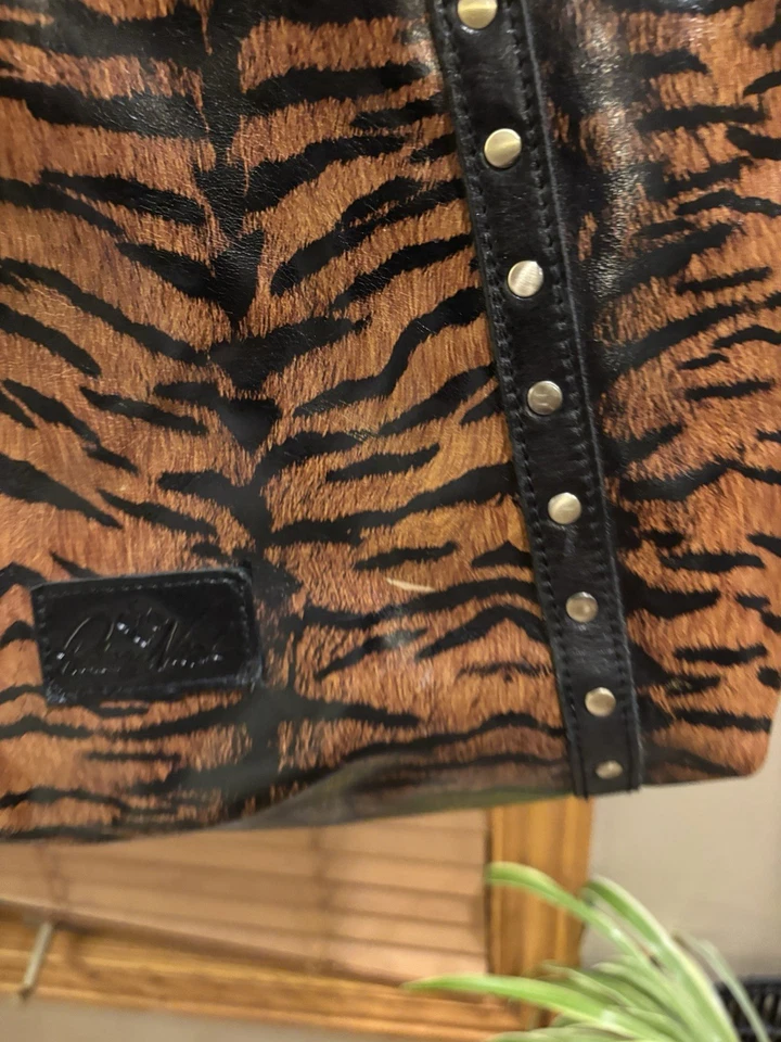 Patricia Nash Tiger Print Tote - Image 4 of 4