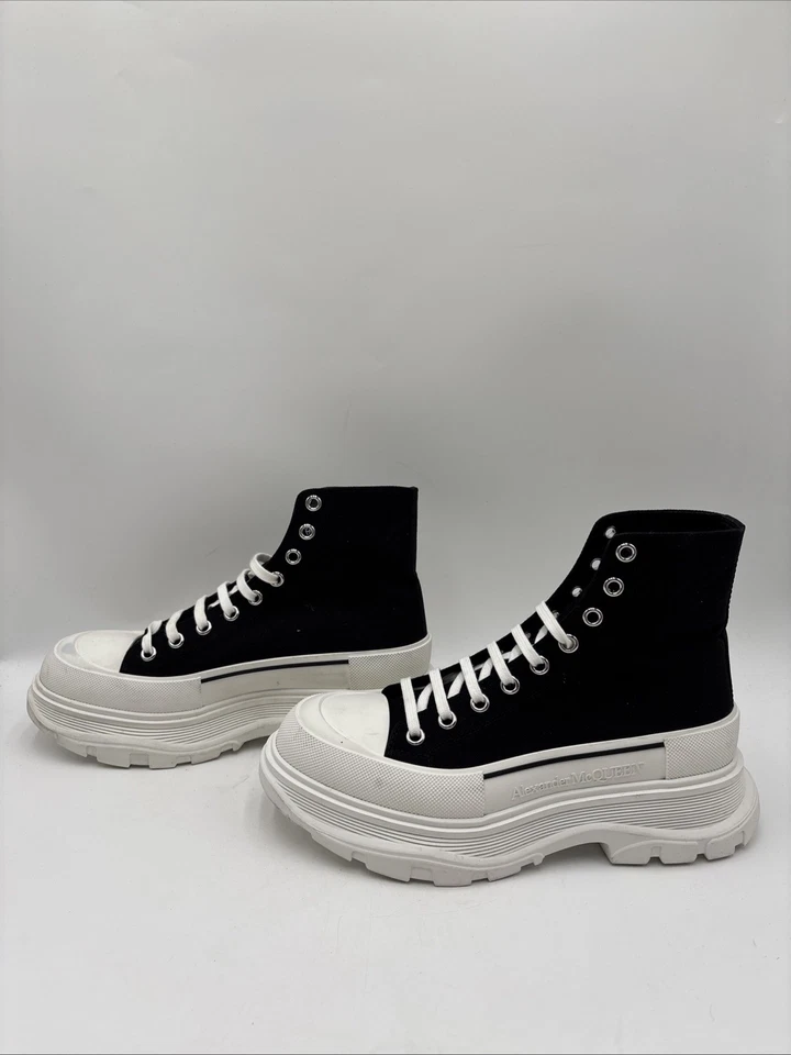 Alexander McQueen Women’s Tread Slick Lace Up Boot Black/White Size 42.5 - Image 3 of 4