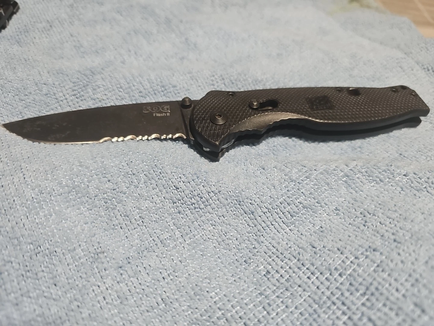 SOG Flash II Pocket Knife Black, Blade Lock, Edge-Assisted Flipper