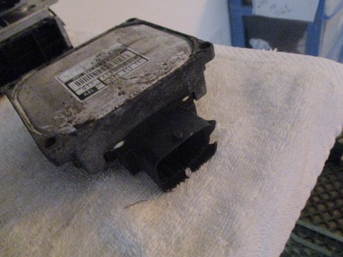 2005 SAAB 9-3 2.0L Automatic Transmission Control Module 55556515 - Picture 4 of 4