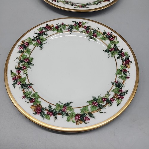 2 Set Royal Gallery THE HOLLY AND THE IVY Holiday Christmas Bread Plates 6.5" - Picture 2 of 4