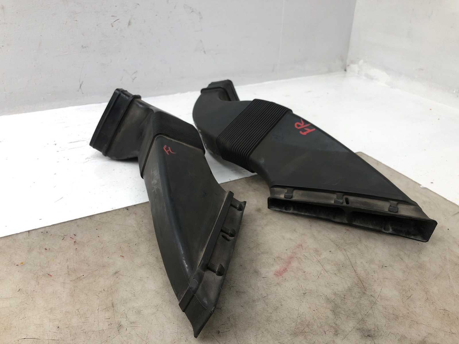2006-2012 BENTLEY CONTINENTAL LEFT & RIGHT AIR INTAKE DUCT SET 2PCS 3W0129617F