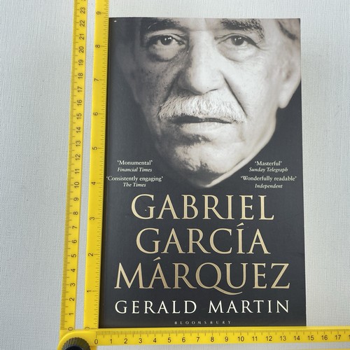 Gabriel Garcia Marquez by Gerald Martin Paperback Book Biography - Picture 8 of 16