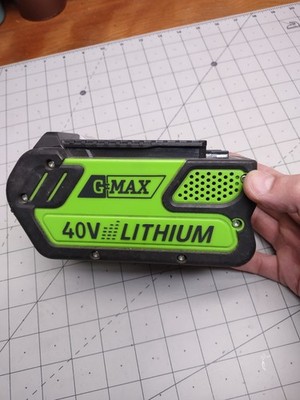 Greenworks G-MAX 40V 4Ah Lithium Rechargeable Battery Model 29472 Excellent (3)