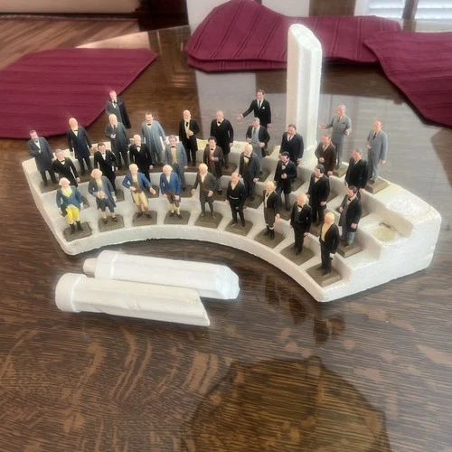 Vintage MARX 1960’s Set of United States Presidents 32 Figures (see Description)