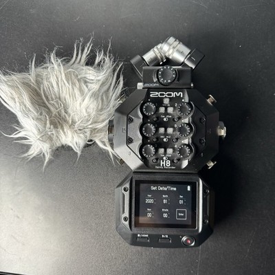 Zoom H8 Handy Recorder 12 Track 8 Input for Field Recording Music and Podcasting