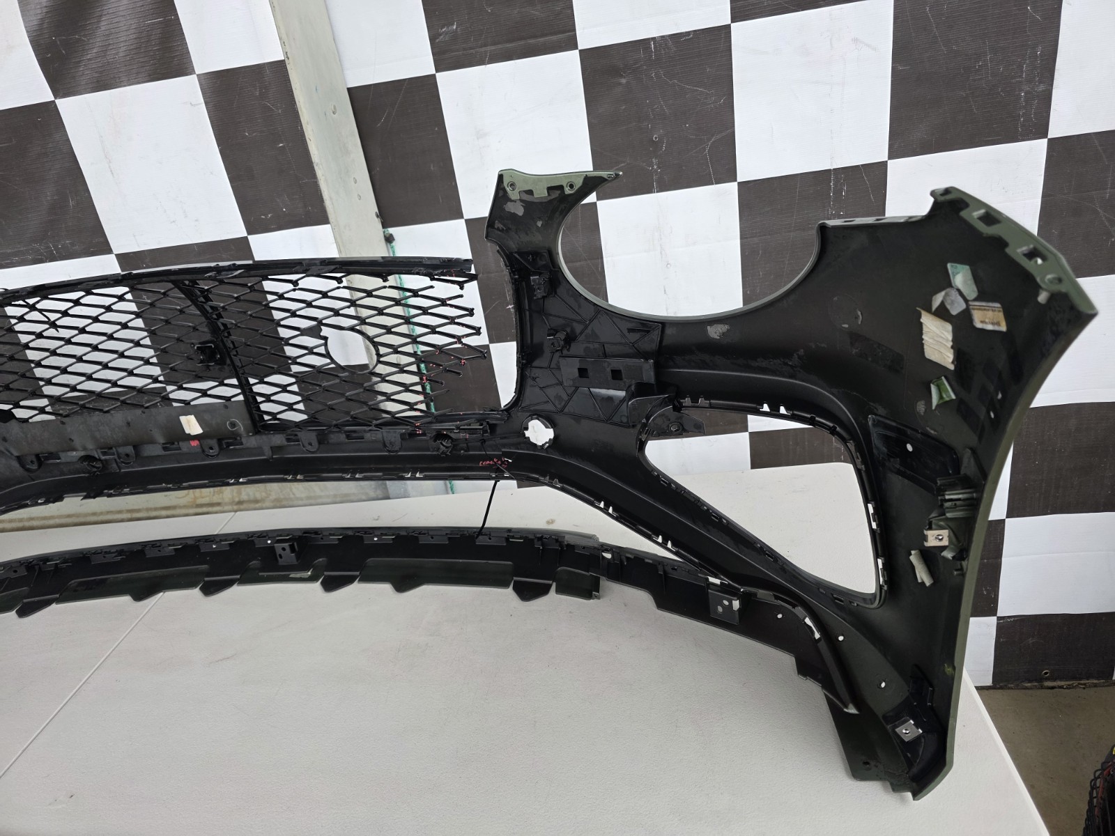 2025 2026 Bentley Continental Gt Front Bumper W Center Lip Used Oem 3SD853667