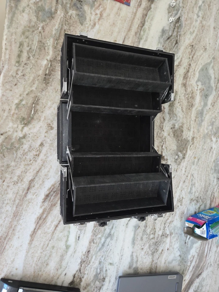 Estuche Tren Caboodles Make Me Over 4 Bandejas, Estuche de Almacenamiento de Cosméticos y Organizador Foto 4 de 4