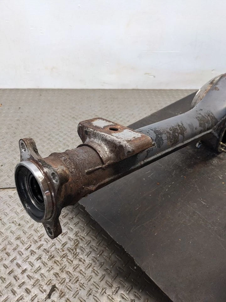 Axle Housing Rear Axle 2WD 2.4L 4 Cylinder 89-92 NISSAN PICKUP Hard Body 1172626 - Image 4 of 4