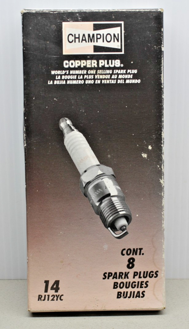 SET OF 8 CHAMPION SPARK PLUGS RJ12YC #14 NEW NOS