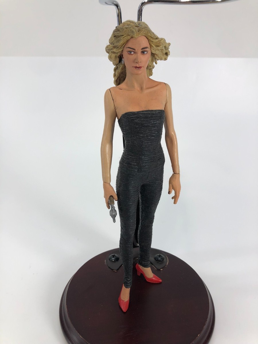 sin city GOLDIE フィギュア Neca Frank Miller Sin City Goldie Color Version Action